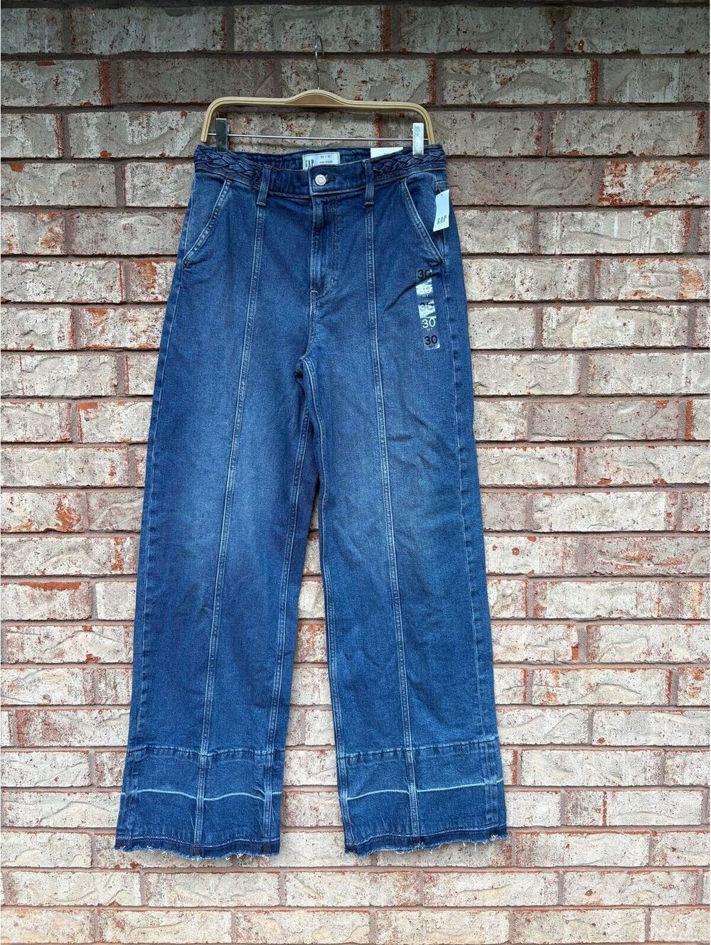 NWT GAP High Stride Relaxed Wide Leg Size 30/10 Tall